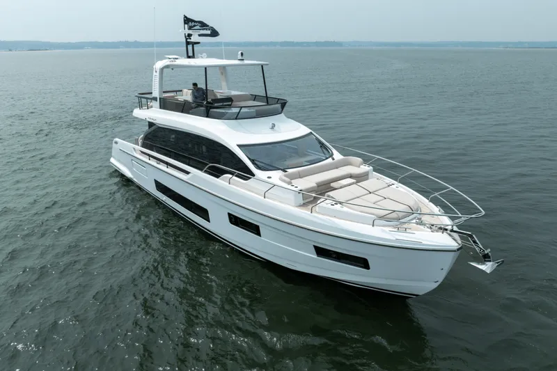 Slide: The Image of Azimut Fly 62 2026 - 5581125