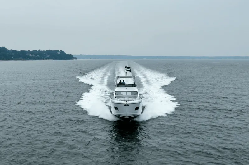 Slide: The Image of Azimut Fly 62 2026 - 5581127