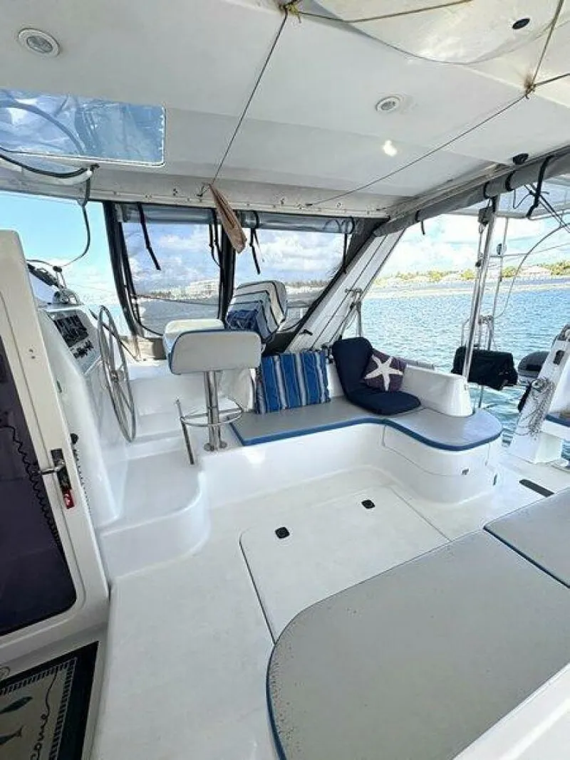 Slide: The Image of Robertson & Caine 47 1998 - 5581205