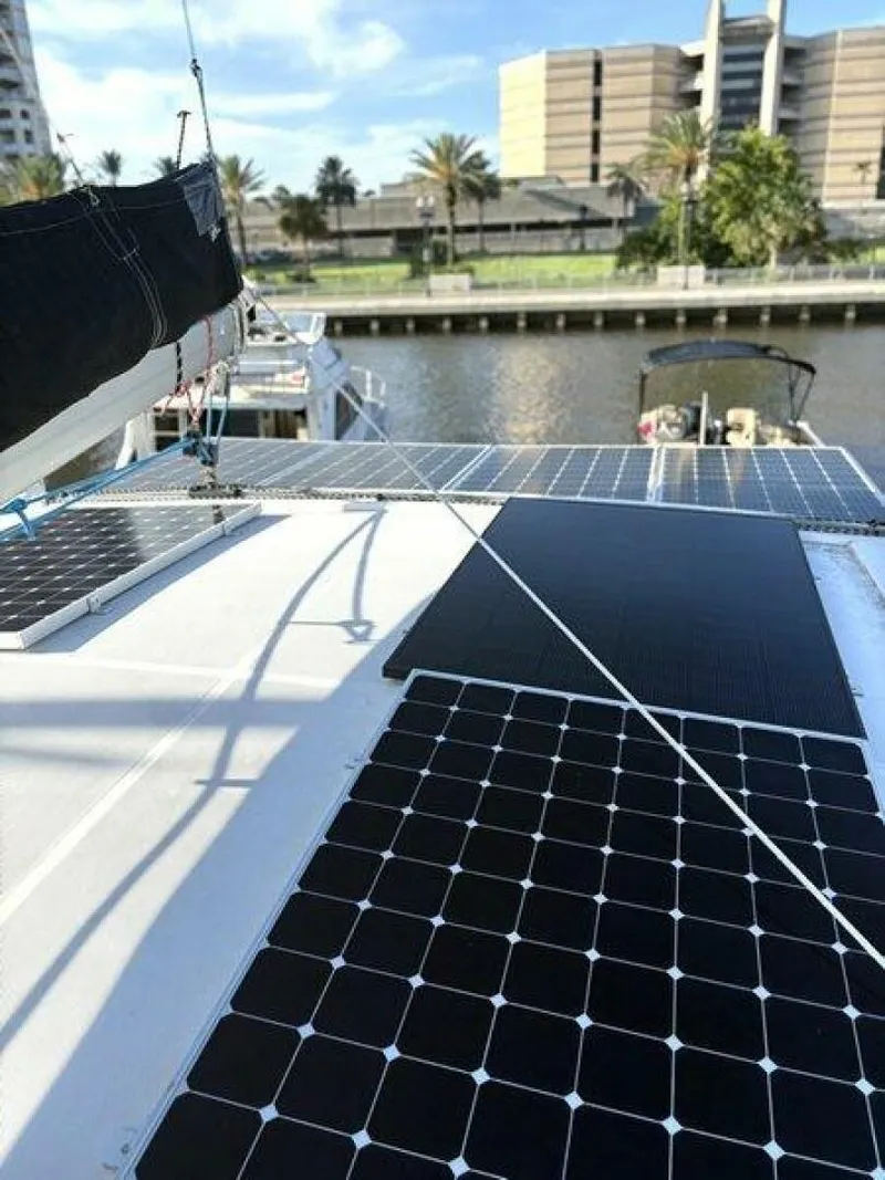 Slide: The Image of Robertson & Caine 47 1998 - 5581230