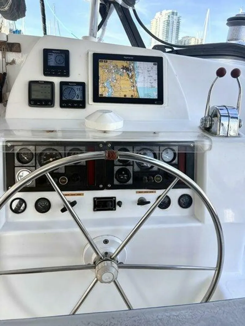 Slide: The Image of Robertson & Caine 47 1998 - 5581237