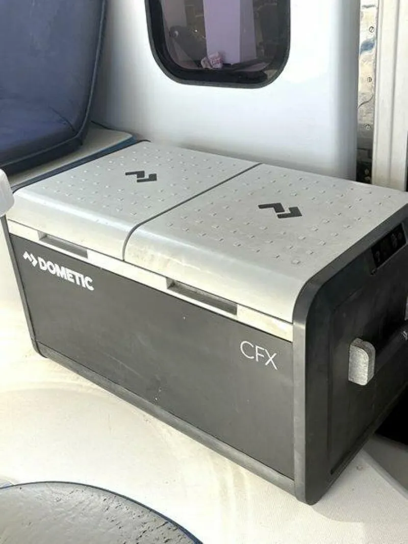 Slide: The Image of Robertson & Caine 47 1998 - 5581240