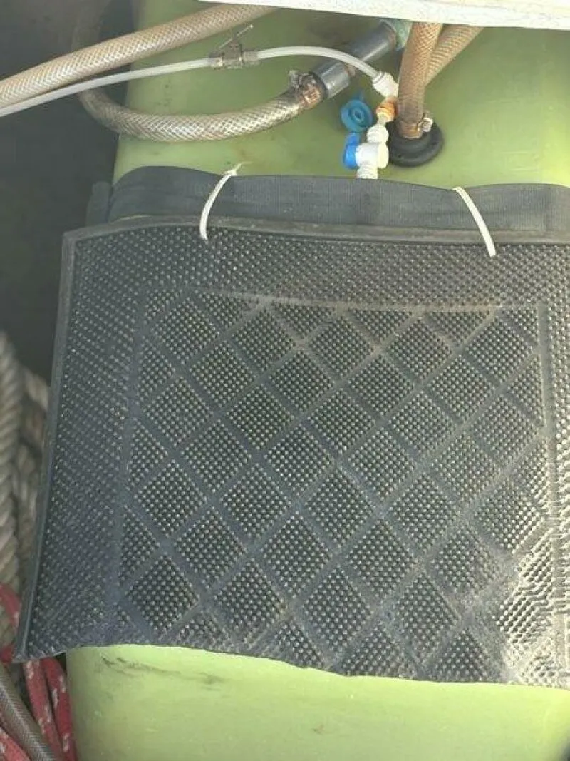 Slide: The Image of Robertson & Caine 47 1998 - 5581242