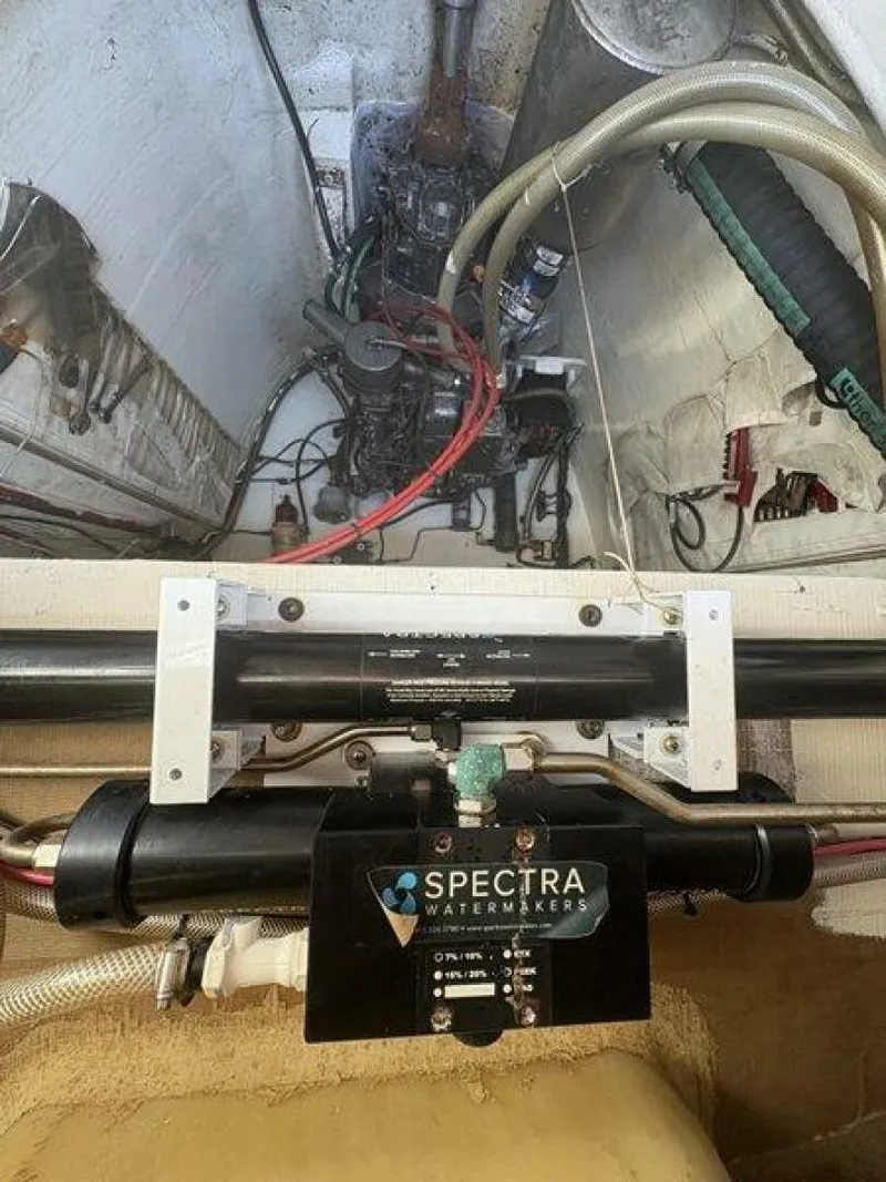 Slide: The Image of Robertson & Caine 47 1998 - 5581253