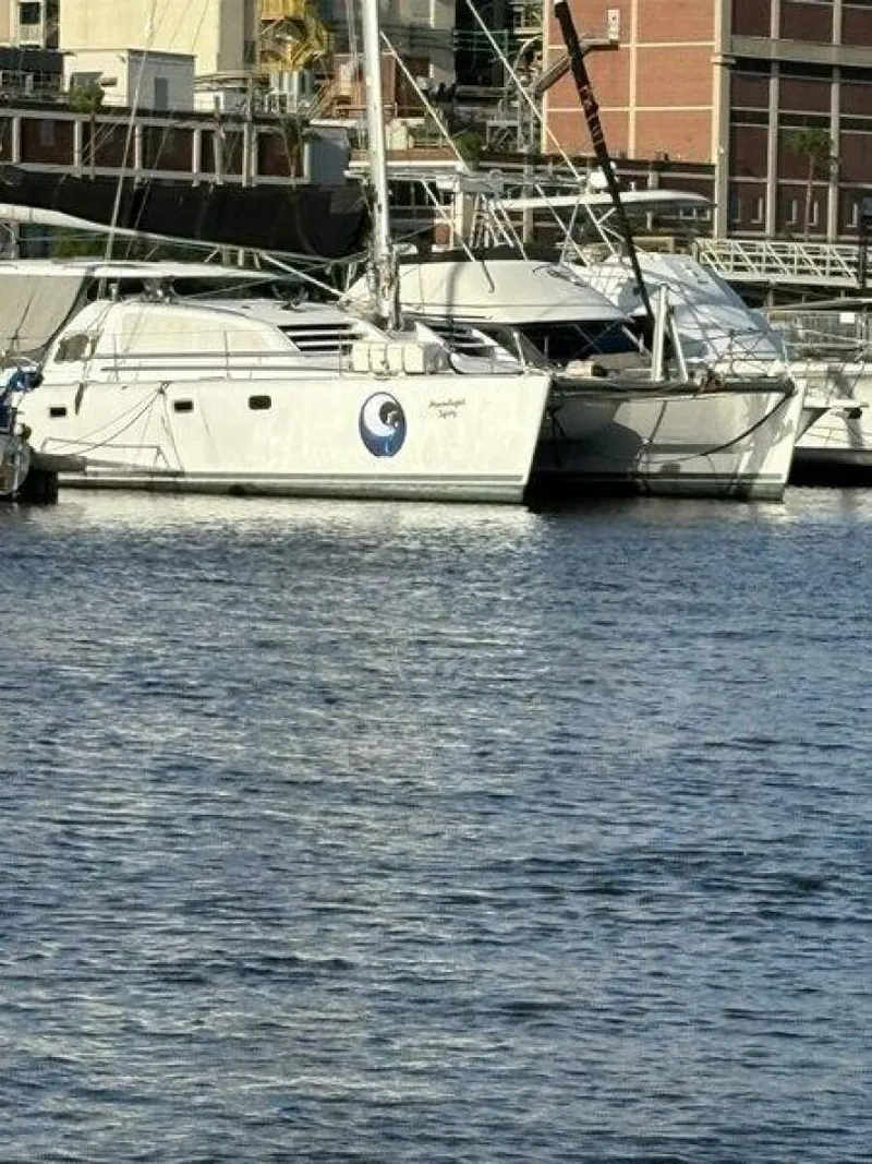 Slide: The Image of Robertson & Caine 47 1998 - 5581199