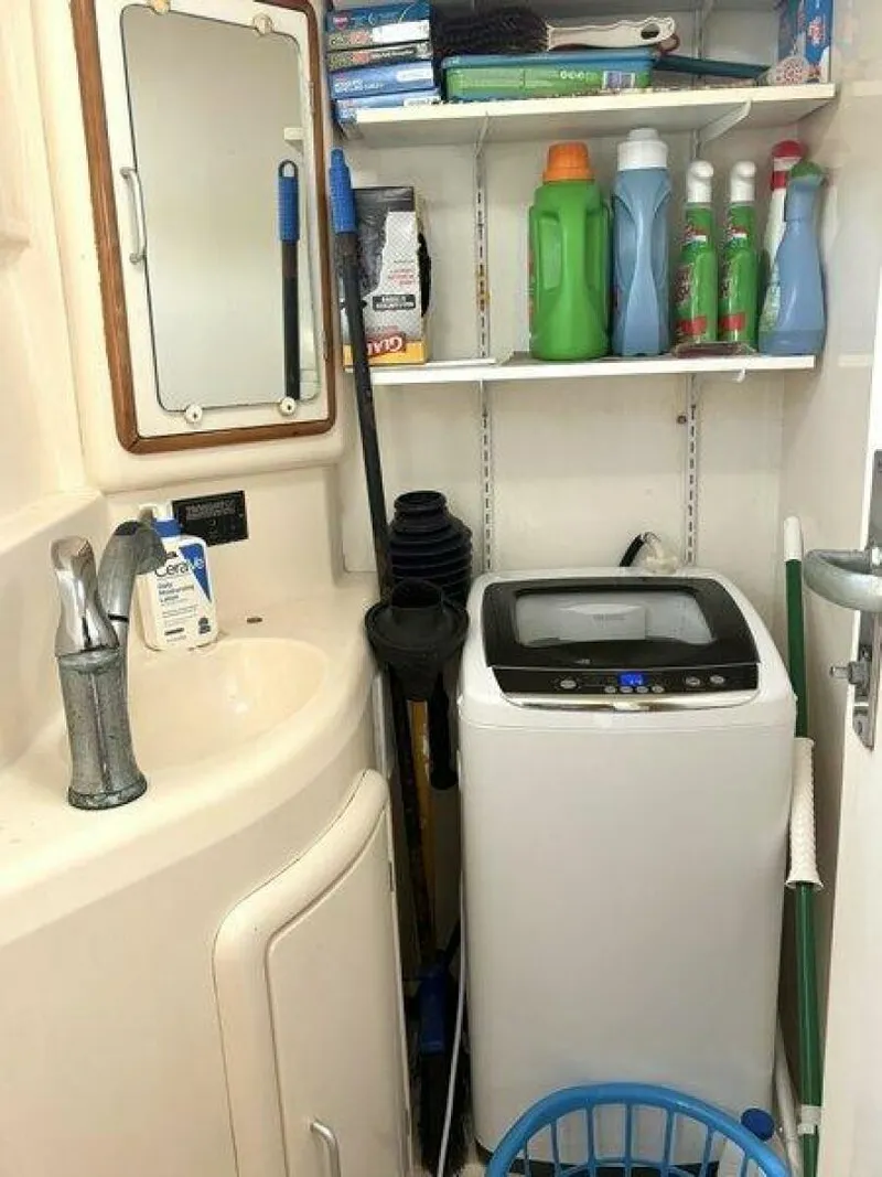 Slide: The Image of Robertson & Caine 47 1998 - 5581270