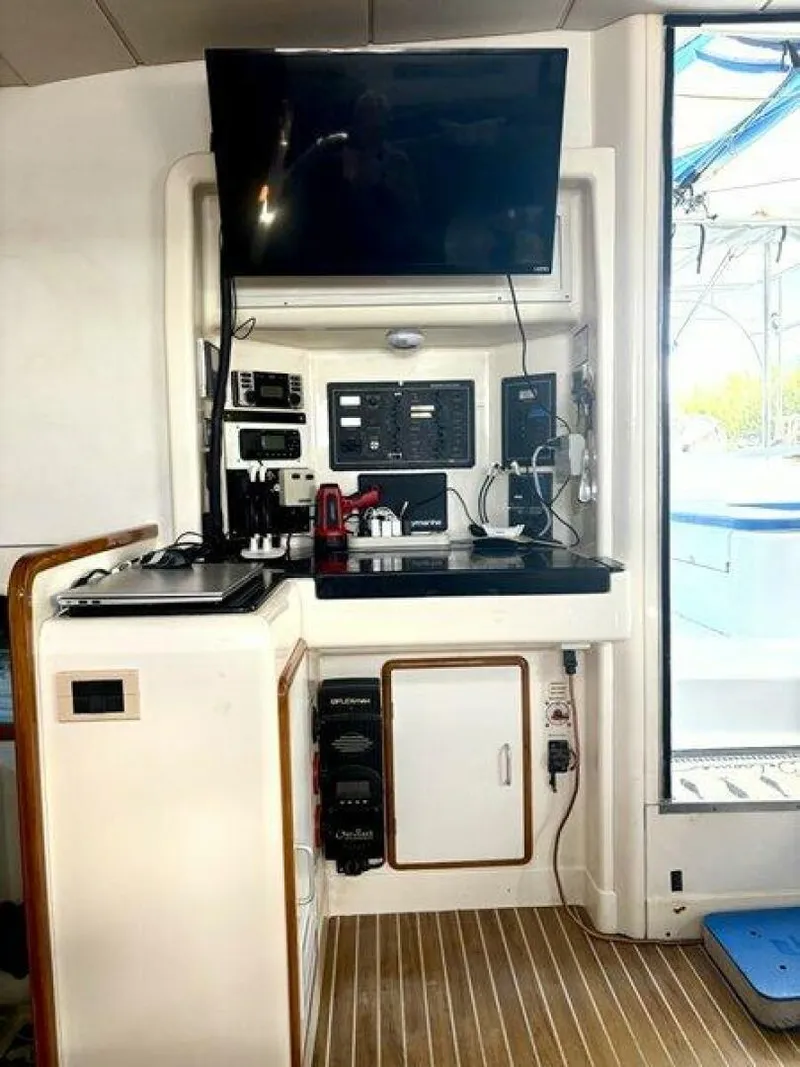 Slide: The Image of Robertson & Caine 47 1998 - 5581271