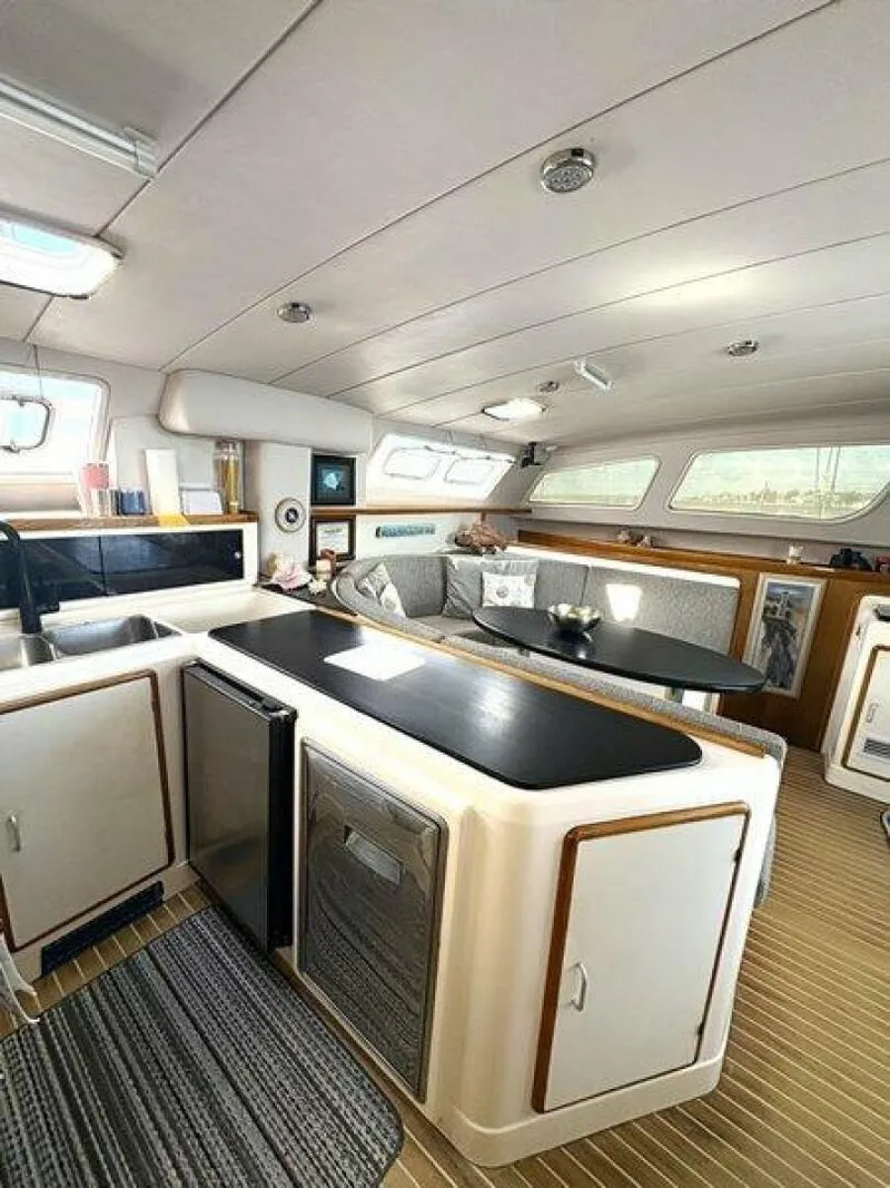 Slide: The Image of Robertson & Caine 47 1998 - 5581277