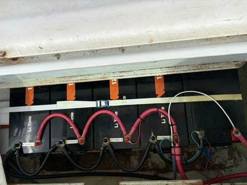 Slide: The Image of Robertson & Caine 47 1998 - 5581283