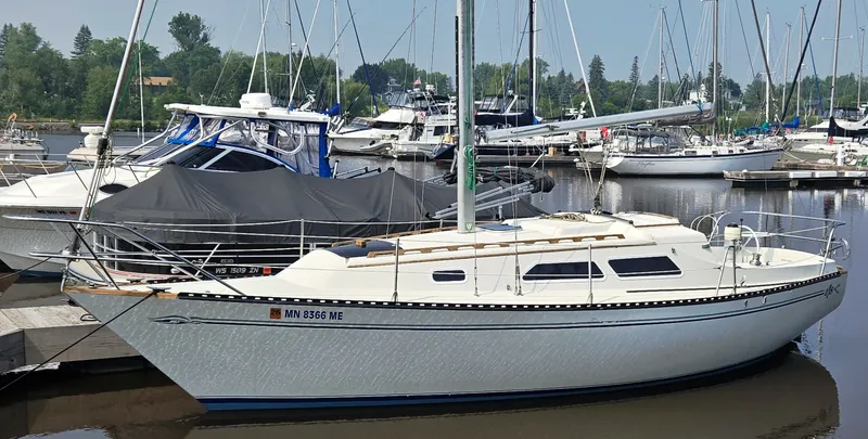 The Image of Islander 28 1976 - 5581683