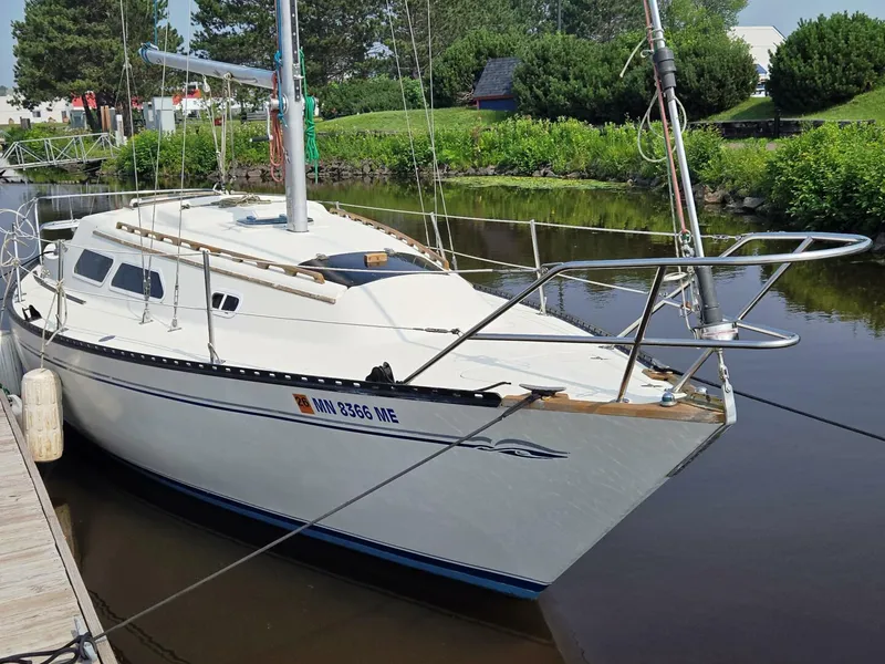 Slide: The Image of Islander 28 1976 - 5581697