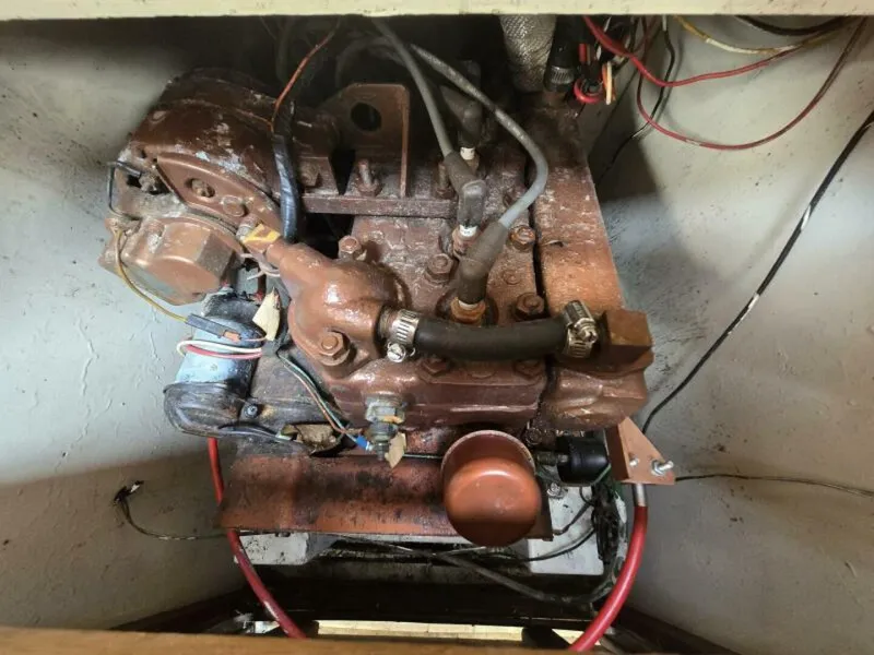 Slide: The Image of Islander 28 1976 - 5581694