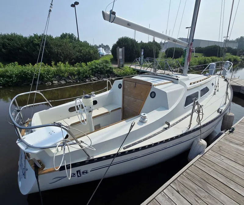 Slide: The Image of Islander 28 1976 - 5581684