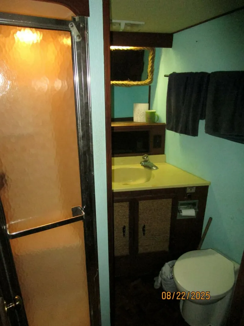 Slide: The Image of 44' Viking guest stateroom head - 5581869