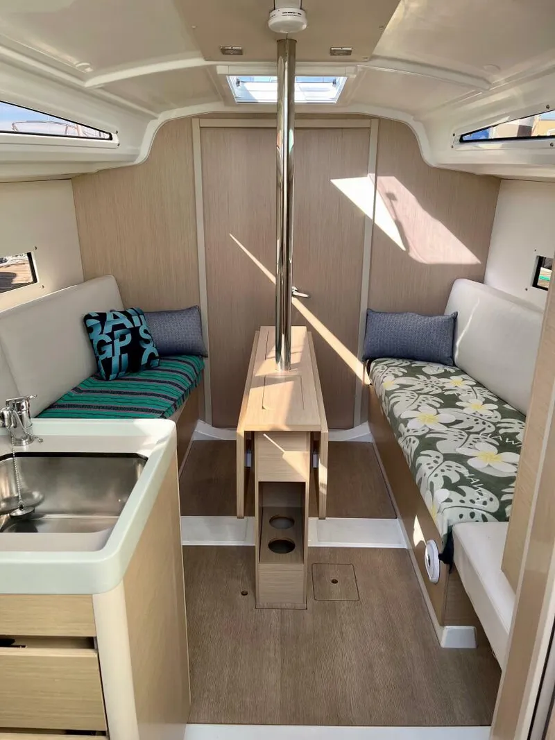 Slide: The Image of Beneteau 30 2021 - 5582030