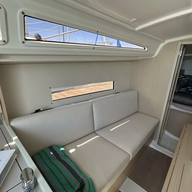 Slide: The Image of Beneteau 30 2021 - 5582062