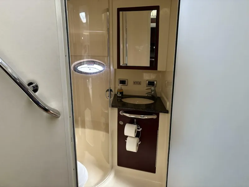 Slide: The Image of Sea Ray 40 MY 2006 - 5582259