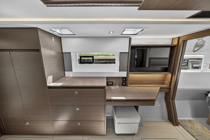 Slide: The Image of Leopard 42 Owners Version 2023 - 5582483