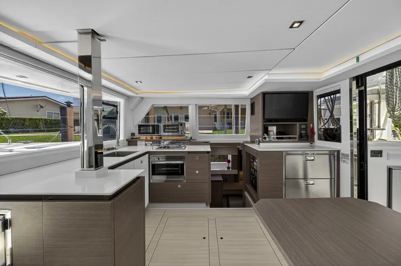 Slide: The Image of Leopard 42 Owners Version 2023 - 5582420