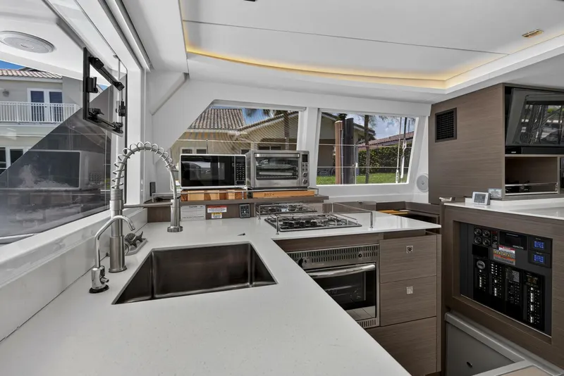 Slide: The Image of Leopard 42 Owners Version 2023 - 5582427