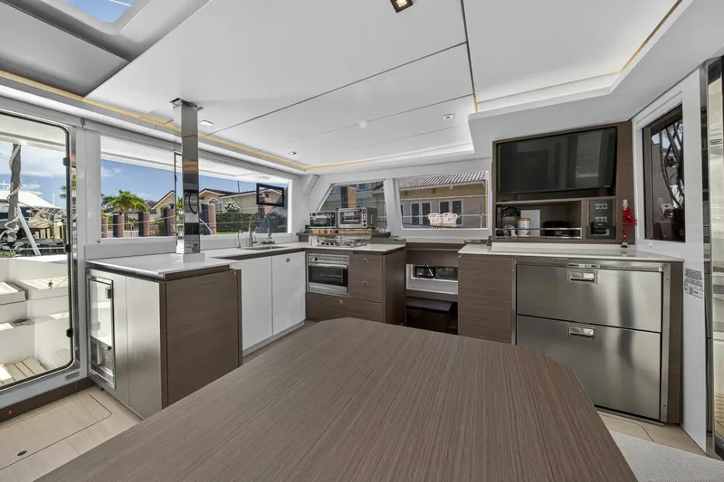 Slide: The Image of Leopard 42 Owners Version 2023 - 5582433