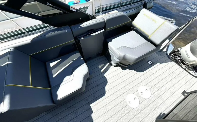 Slide: The Image of Manitou Explore 24 Navigator 2023 - 5583471