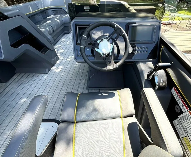 Slide: The Image of Manitou Explore 24 Navigator 2023 - 5583481