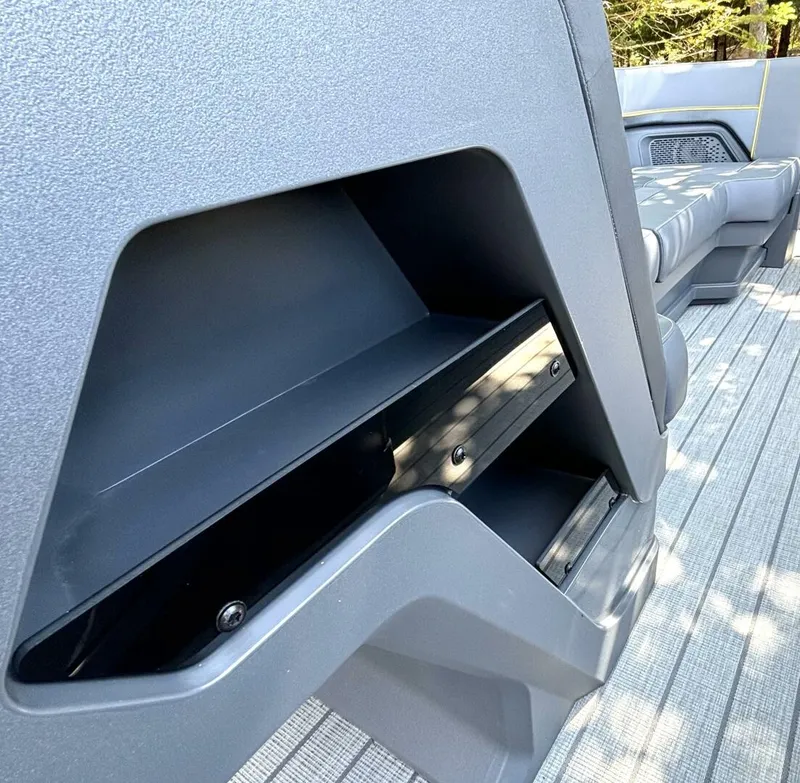 Slide: The Image of Manitou Explore 24 Navigator 2023 - 5583517