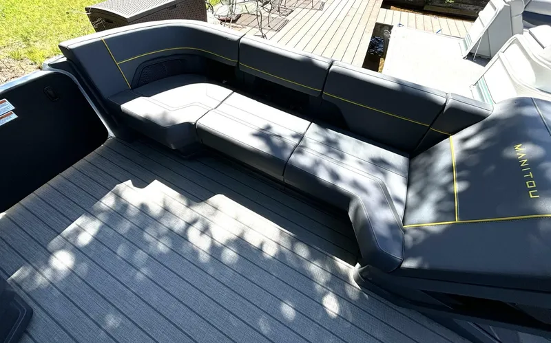 Slide: The Image of Manitou Explore 24 Navigator 2023 - 5583519