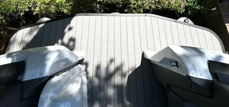 Slide: The Image of Manitou Explore 24 Navigator 2023 - 5583490