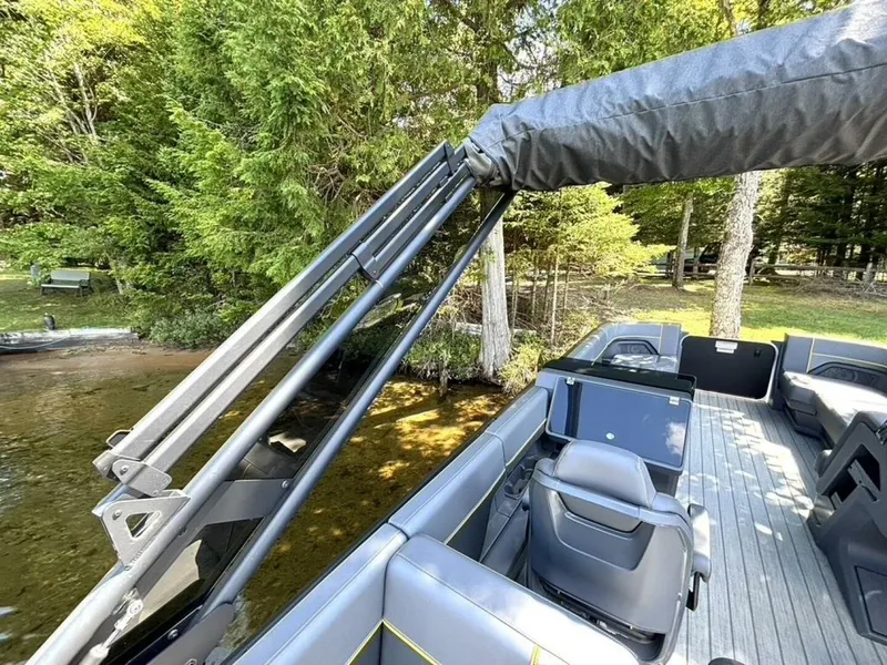 Slide: The Image of Manitou Explore 24 Navigator 2023 - 5583492