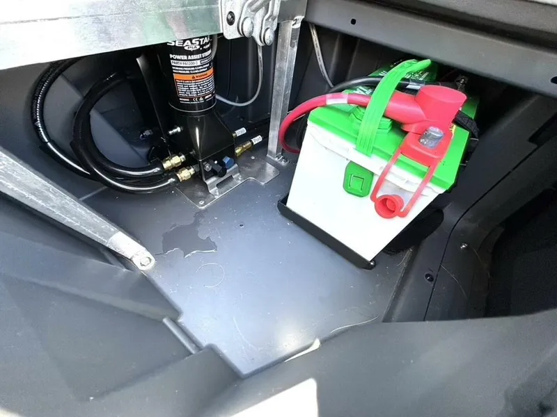 Slide: The Image of Manitou Explore 24 Navigator 2023 - 5583493