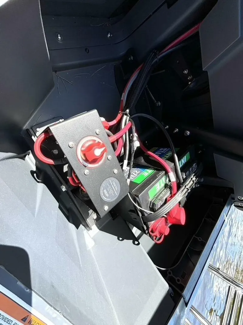 Slide: The Image of Manitou Explore 24 Navigator 2023 - 5583494