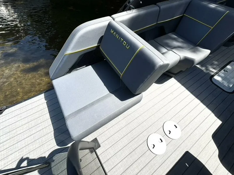 Slide: The Image of Manitou Explore 24 Navigator 2023 - 5583466