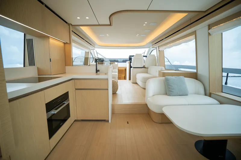 Slide: The Image of Azimut Fly 62 2026 - 5584487