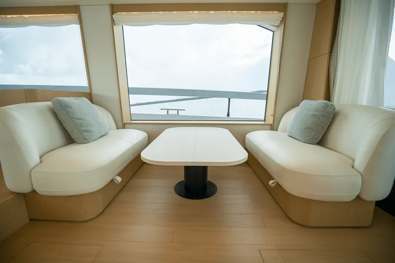 Slide: The Image of Azimut Fly 62 2026 - 5584488