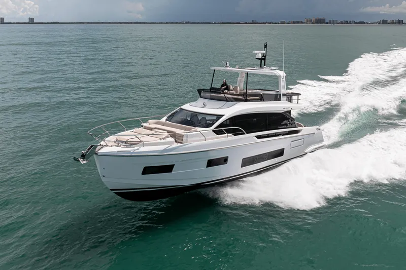 Slide: The Image of Azimut Fly 62 2026 - 5584475