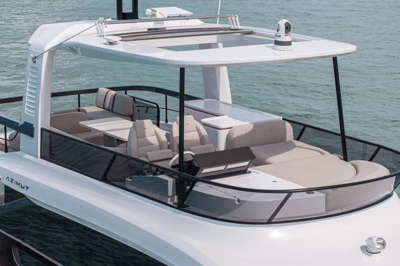 Slide: The Image of Azimut Fly 62 2026 - 5584515