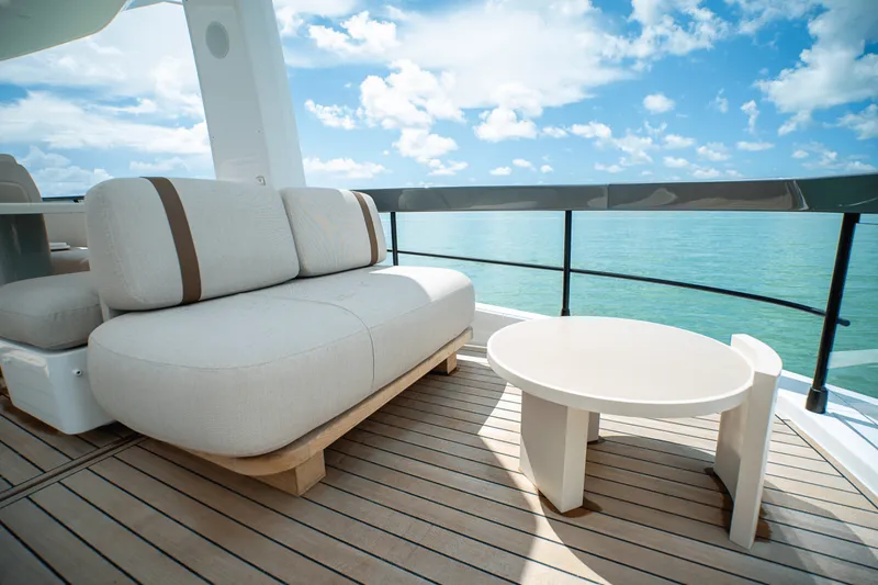 Slide: The Image of Azimut Fly 62 2026 - 5584518