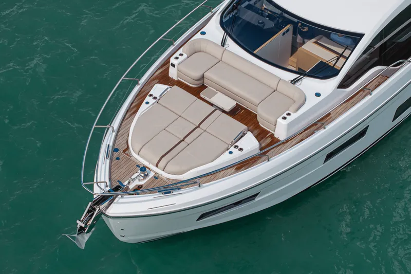 Slide: The Image of Azimut Fly 62 2026 - 5584565