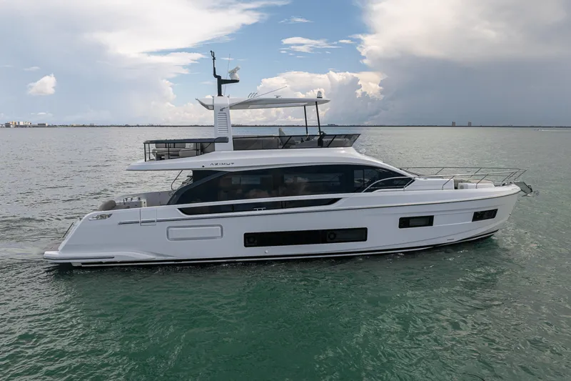 Slide: The Image of Azimut Fly 62 2026 - 5584568