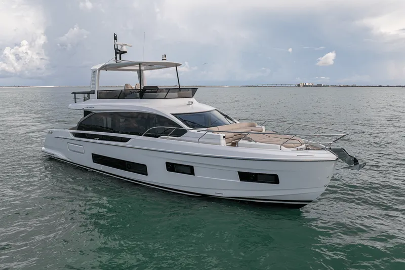 Slide: The Image of Azimut Fly 62 2026 - 5584570