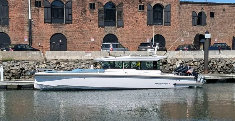 The Image of Axopar 37 Cross Cabin with Bench Seat, V10s 2024 - 5585069
