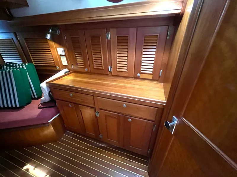 Slide: The Image of Gozzard 44 1997 - 5585560