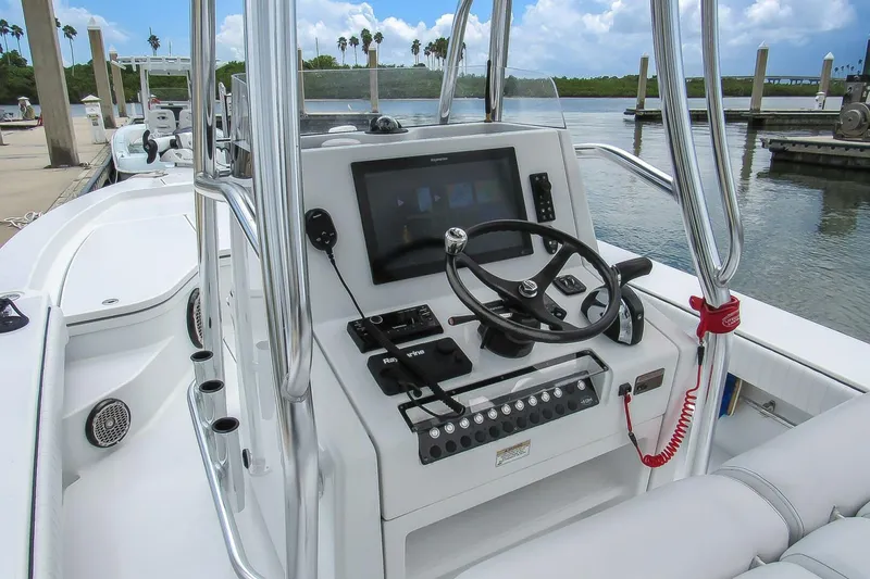 Slide: The Image of Hell's Bay Boatworks 25 Estero 2020 - 5585172