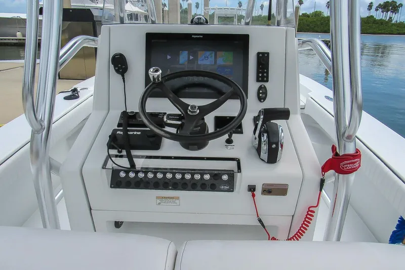 Slide: The Image of Hell's Bay Boatworks 25 Estero 2020 - 5585174