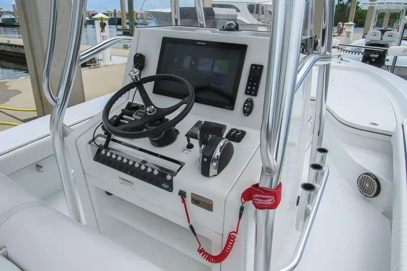 Slide: The Image of Hell's Bay Boatworks 25 Estero 2020 - 5585175