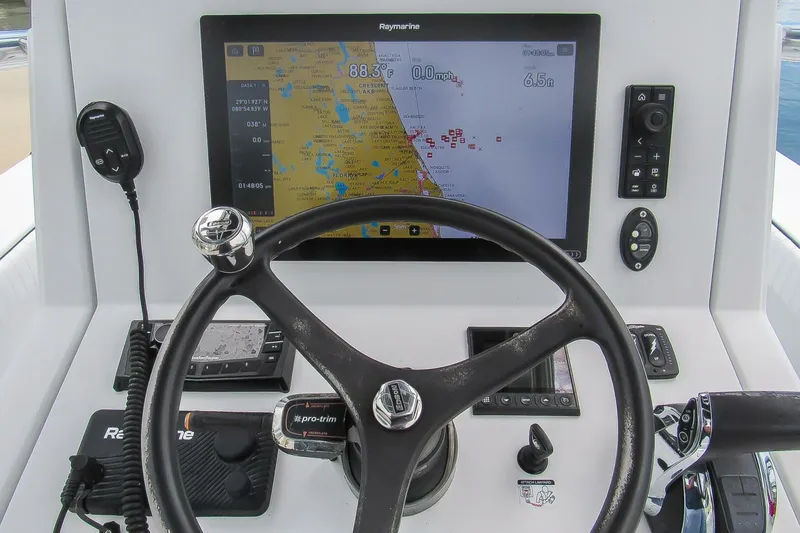 Slide: The Image of Hell's Bay Boatworks 25 Estero 2020 - 5585176