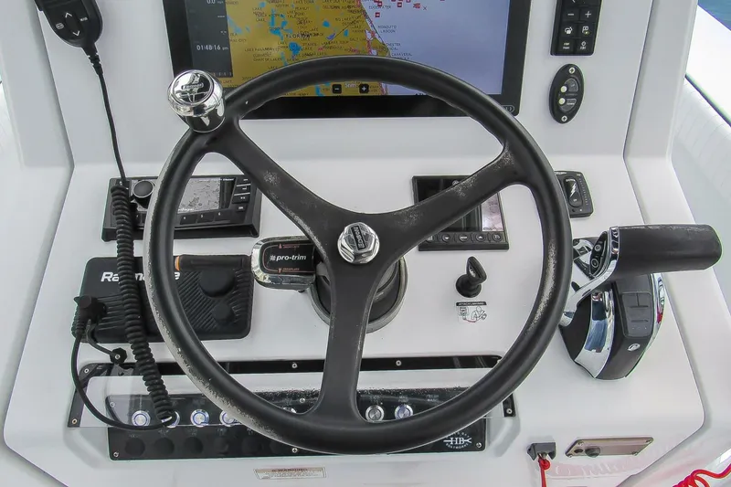 Slide: The Image of Hell's Bay Boatworks 25 Estero 2020 - 5585177