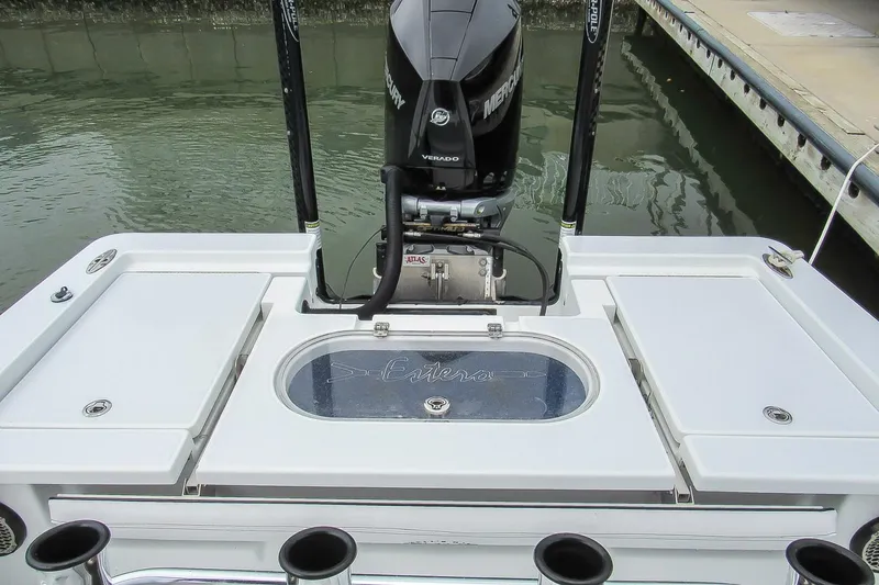 Slide: The Image of Hell's Bay Boatworks 25 Estero 2020 - 5585216